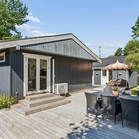 Nordic Retreat Near Feriehus Dronningmølle