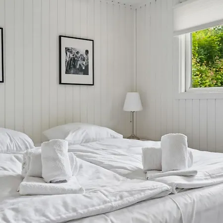 Feriehus Nordic Retreat Near Dronningmølle
